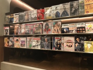 梟店内ラック.jpg